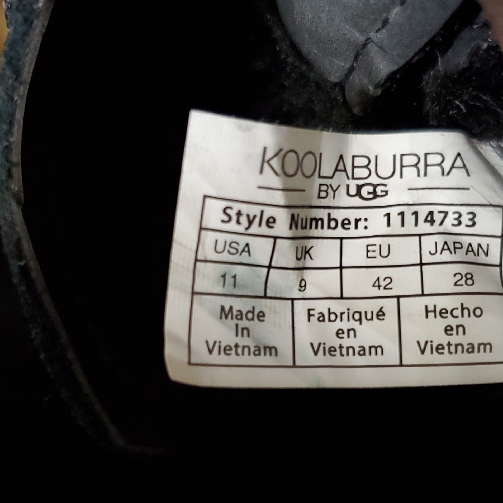 Koolaburra Black and Gray Winter Boots with Fur Lining - 11 - Picture 12 of 12